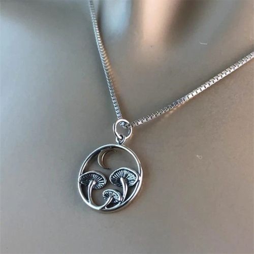 Makersland Cute Mushroom Necklace - Charming Fashion Accessory