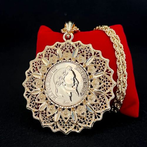 Herseygold Flower Pendant Necklace with Crystal - Fashionable Jewellery