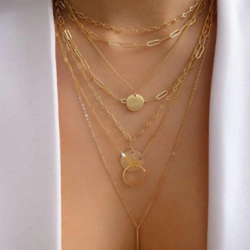 YWZIXLN Classic Round Crystal Pendant Necklace - Elegant Accessory