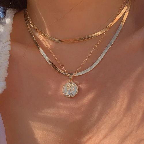 YWZIXLN Crystal Star Pendant Necklace - Elegant Fashion Accessory