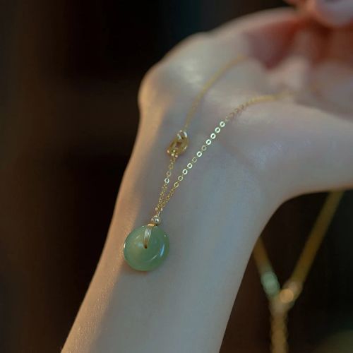 VENTFILLE Jade Necklace - Elegant Design for Stylish Occasions - green
