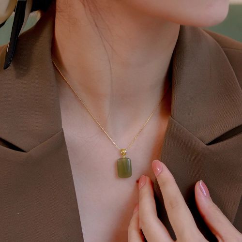 VENTFILLE Jade Necklace - Elegant Design for Stylish Occasions - GRAY