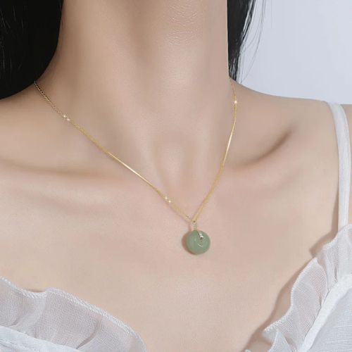 VENTFILLE Jade Necklace - Elegant Design for Stylish Occasions - BTSP812-GD