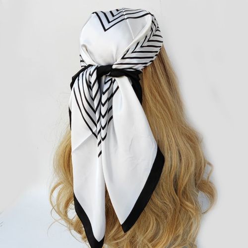 Stylish Print Silk Scarf - Year-Round Fashion Accessory