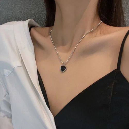 Laoloutian Heart Pendant Necklace - Trendy Mood Tracker Accessory - x587
