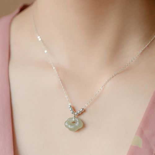 VENTFILLE Jade Necklace - Elegant Design for Stylish Occasions - BTSP813-SV