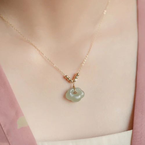 VENTFILLE Jade Necklace - Elegant Design for Stylish Occasions - BTSP813-GD