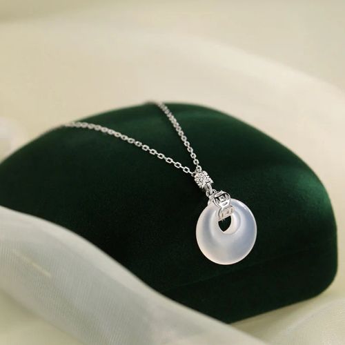 VENTFILLE Jade Necklace - Elegant Design for Stylish Occasions - BTSP818-SV