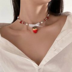 Ingemark Elegant Strawberry Heart Pendant Necklace - Fashionable Gift