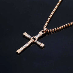 Trendy Plant Pendant Necklace - Stylish Design - Fashion Accessory