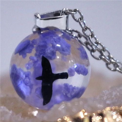 Classic Round Pendant Necklace - Fashionable Metal Chain Accessory - 9