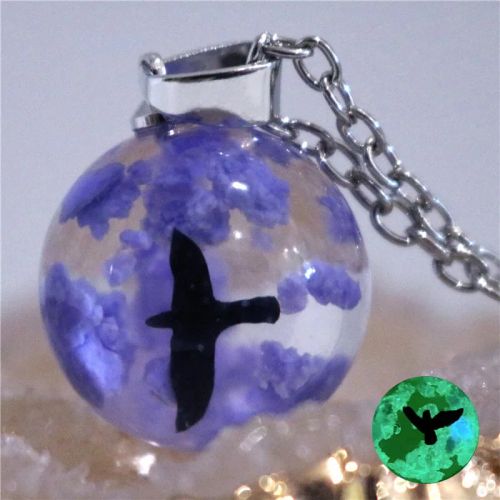 Classic Round Pendant Necklace - Fashionable Metal Chain Accessory