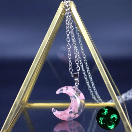 Classic Round Pendant Necklace - Fashionable Metal Chain Accessory