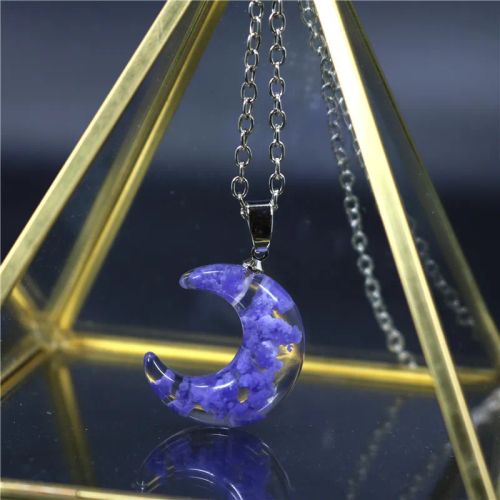 Classic Round Pendant Necklace - Fashionable Metal Chain Accessory