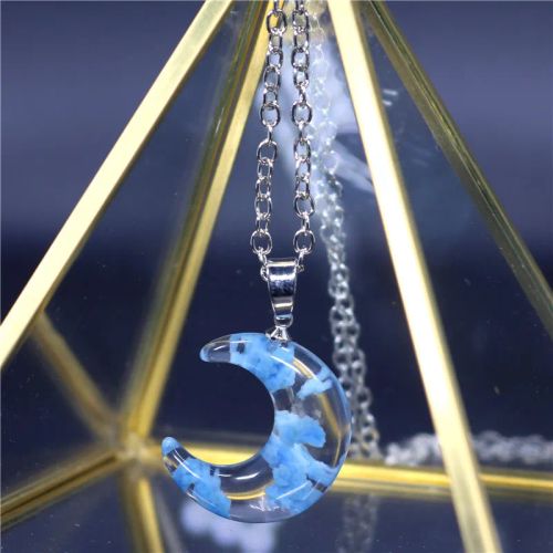 Classic Round Pendant Necklace - Fashionable Metal Chain Accessory