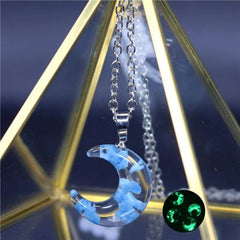 Classic Round Pendant Necklace - Fashionable Metal Chain Accessory