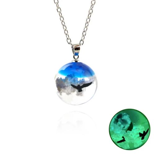 Classic Round Pendant Necklace - Fashionable Metal Chain Accessory