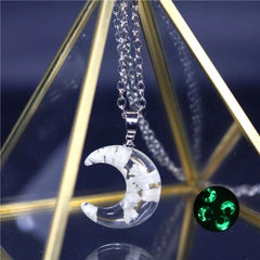 Classic Round Pendant Necklace - Fashionable Metal Chain Accessory