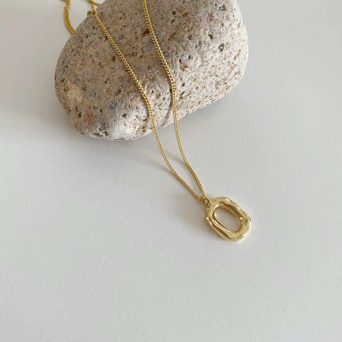 REETI Classic Geometric Silver Pendant Necklace - Elegant Accessory