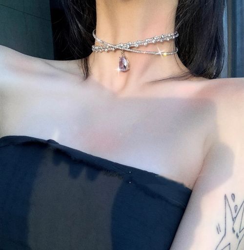 DREJEW Rhinestone Choker Necklace - Trendy Fashion Accessory