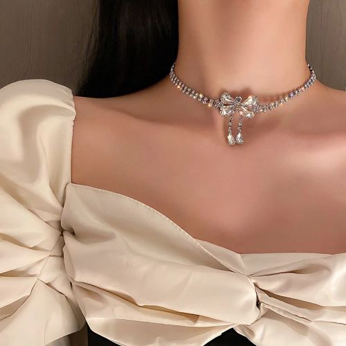 DREJEW Rhinestone Choker Necklace - Trendy Fashion Accessory
