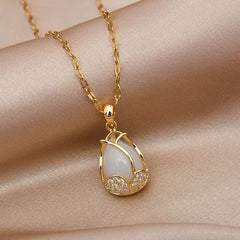 Trendy Tulip Necklace - Premium Rhinestone Design - Fashion Pendant - Gold-color