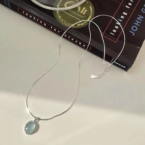 Genenic Silver Aquamarine Pendant Necklace - Elegant Fashion Accessory