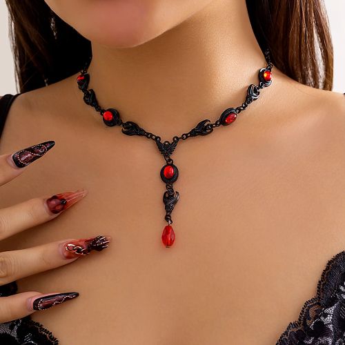 Ingemark Geometric Crystal Pendant Necklace for Stylish Occasions - Black Color