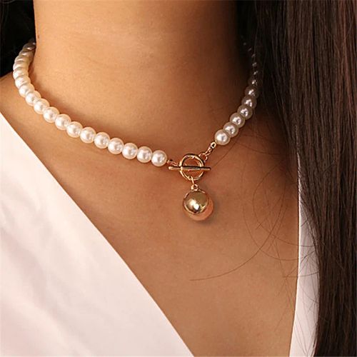 Trendy Pearl Necklace - Vintage Style - Perfect Occasion Accessory