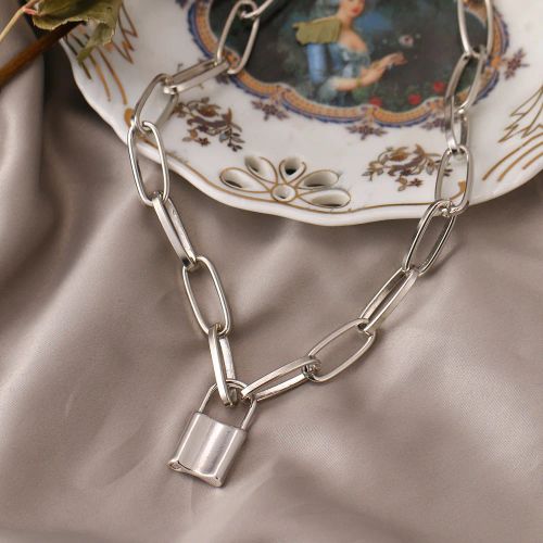 Lanjuzi Minimalist Round Pendant Necklace - Stylish Statement Jewellery - x469yin