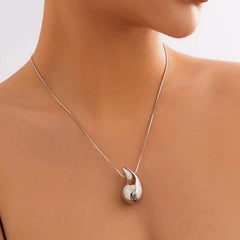 Lanjuzi Minimalist Round Pendant Necklace - Stylish Statement Jewellery