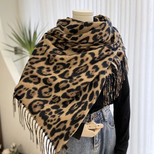 Visrover Leopard Print Warm Scarf - Stylish Winter Accessory - Khaki-leopard / One Size
