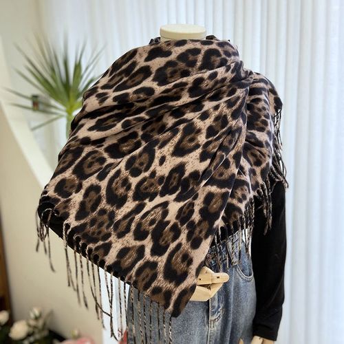 Visrover Leopard Print Warm Scarf - Stylish Winter Accessory
