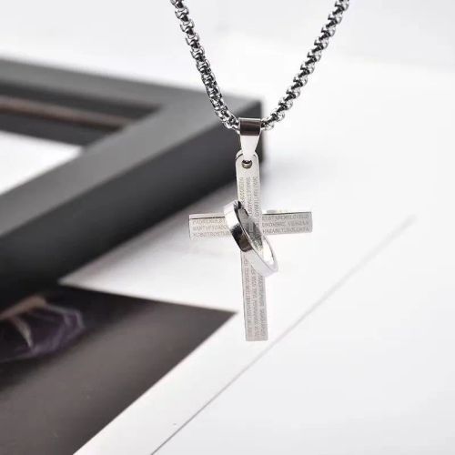Stylish Stainless Steel Cross Pendant Necklace – Fashionable Accessory