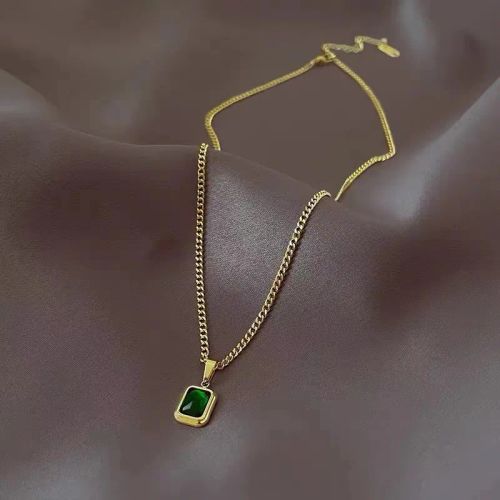 HYFAD Black Square Pendant Necklace - Minimalist Fashion Jewellery