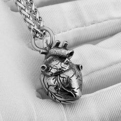 Vintage Heart Pendant Necklace - Stainless Steel Stylish Accessory