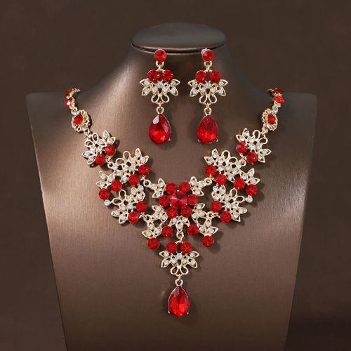 Itacazzo Exquisite Necklace & Earring Set for Weddings & Parties