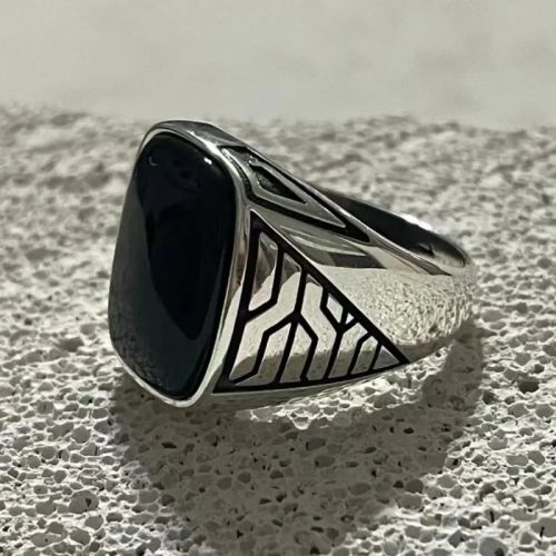 Trendy Vintage Geometric Gemstone Rings for Fashionable Occasions