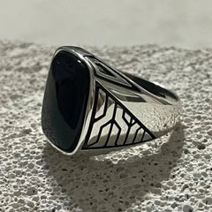 Trendy Vintage Geometric Gemstone Rings for Fashionable Occasions