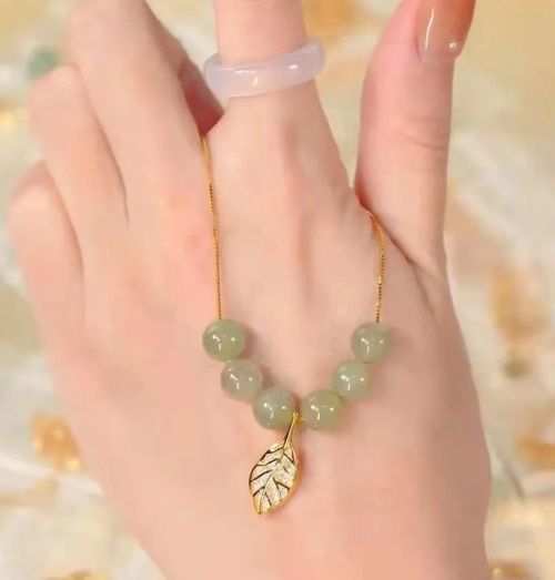 VENTFILLE Jade Necklace - Elegant Design for Stylish Occasions - BTSP2385-2