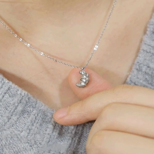 Croissant Shape Necklace - Trendy Design for All Occasions - Fashion Necklace - Silver