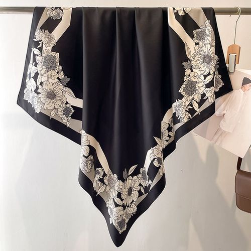 HVATILAW Floral Silk Scarf - Stylish & Protective - 90x90cm