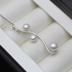 QIXIZHUYAN Elegant Freshwater Pearl Pendant - 925 Silver Necklace