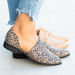 Large Size Women's Shoes Leopard Print Side Hollow Pointed Toe Shoes